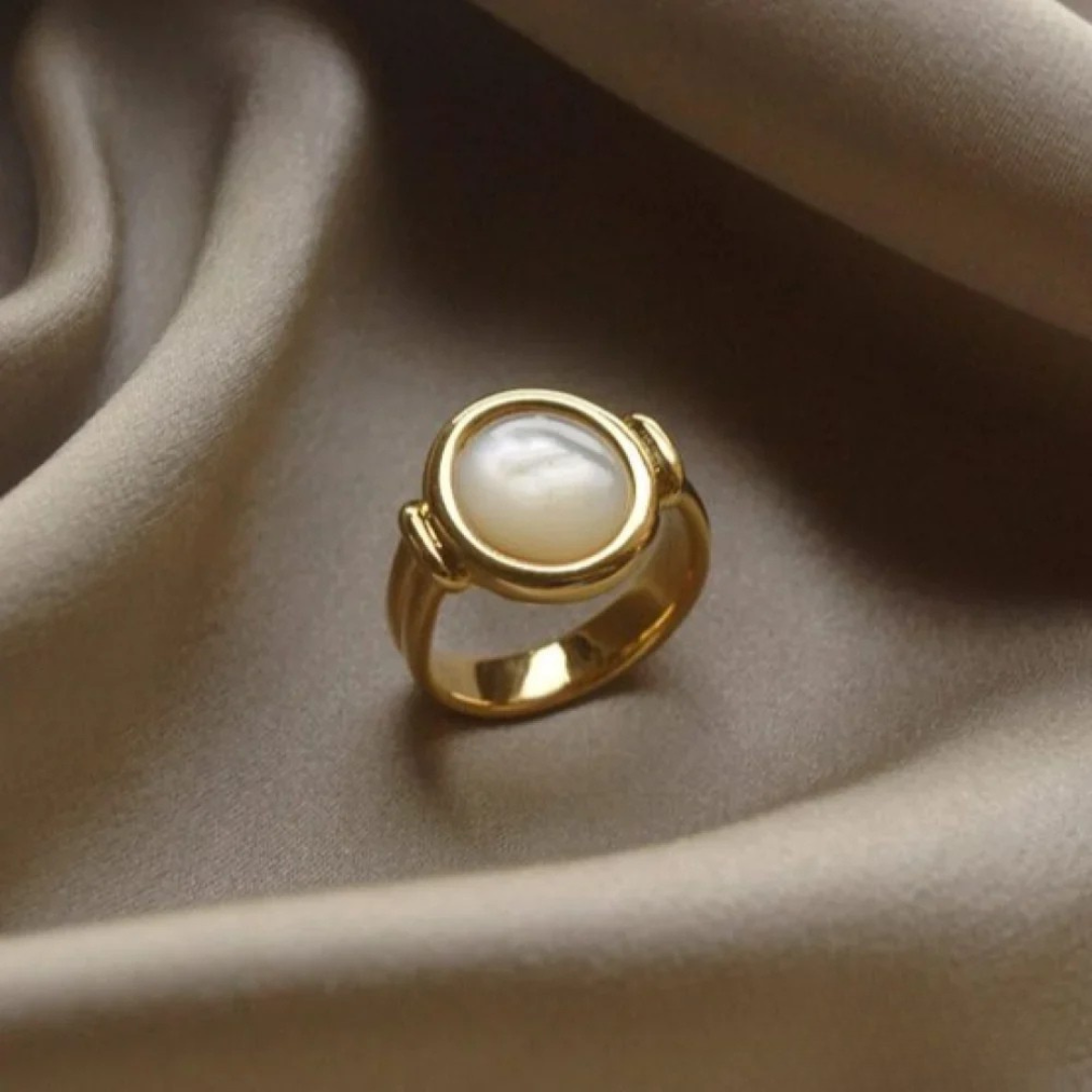 Choose from "Fashion Pearl Ring" or "Elegant Pearl Ring".