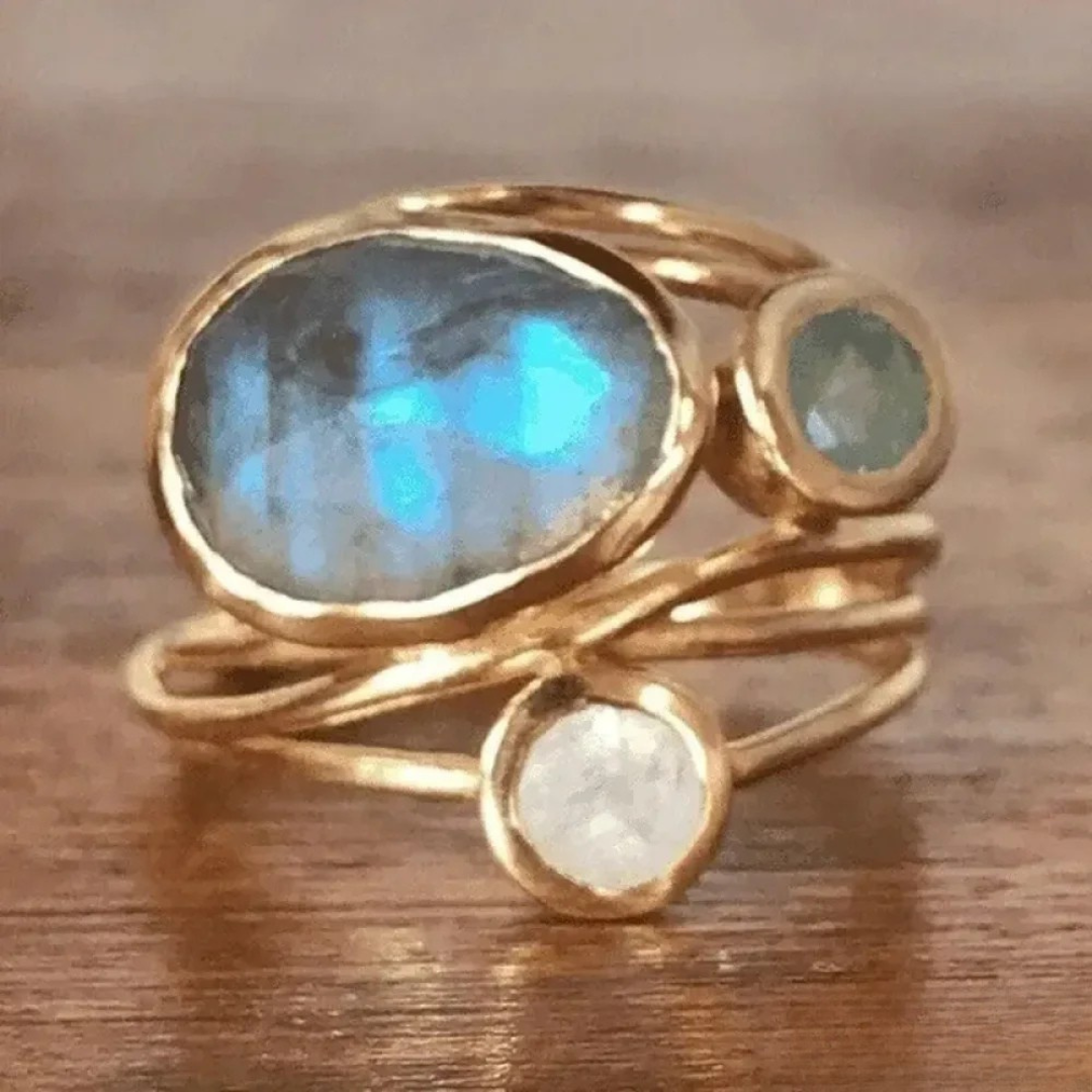 Vintage blue moonstone ring, embedded design