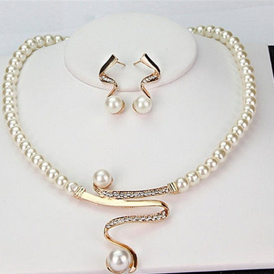 Natural pearl necklace and earrings set