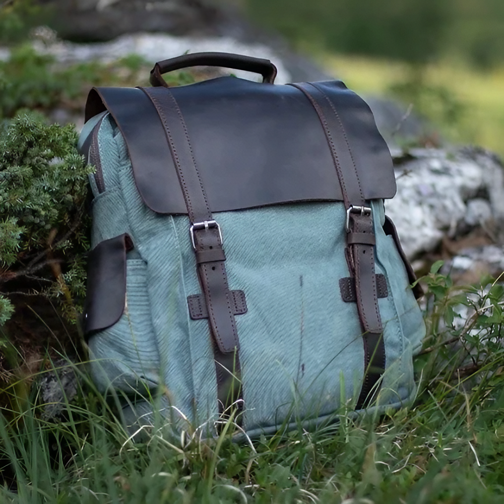 LENZIG – Men's rucksack with leather flap and laptop compartment