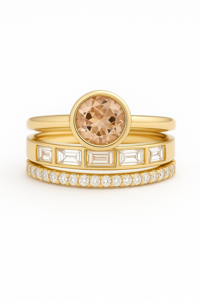 Elegant gold ring with crystal decoration