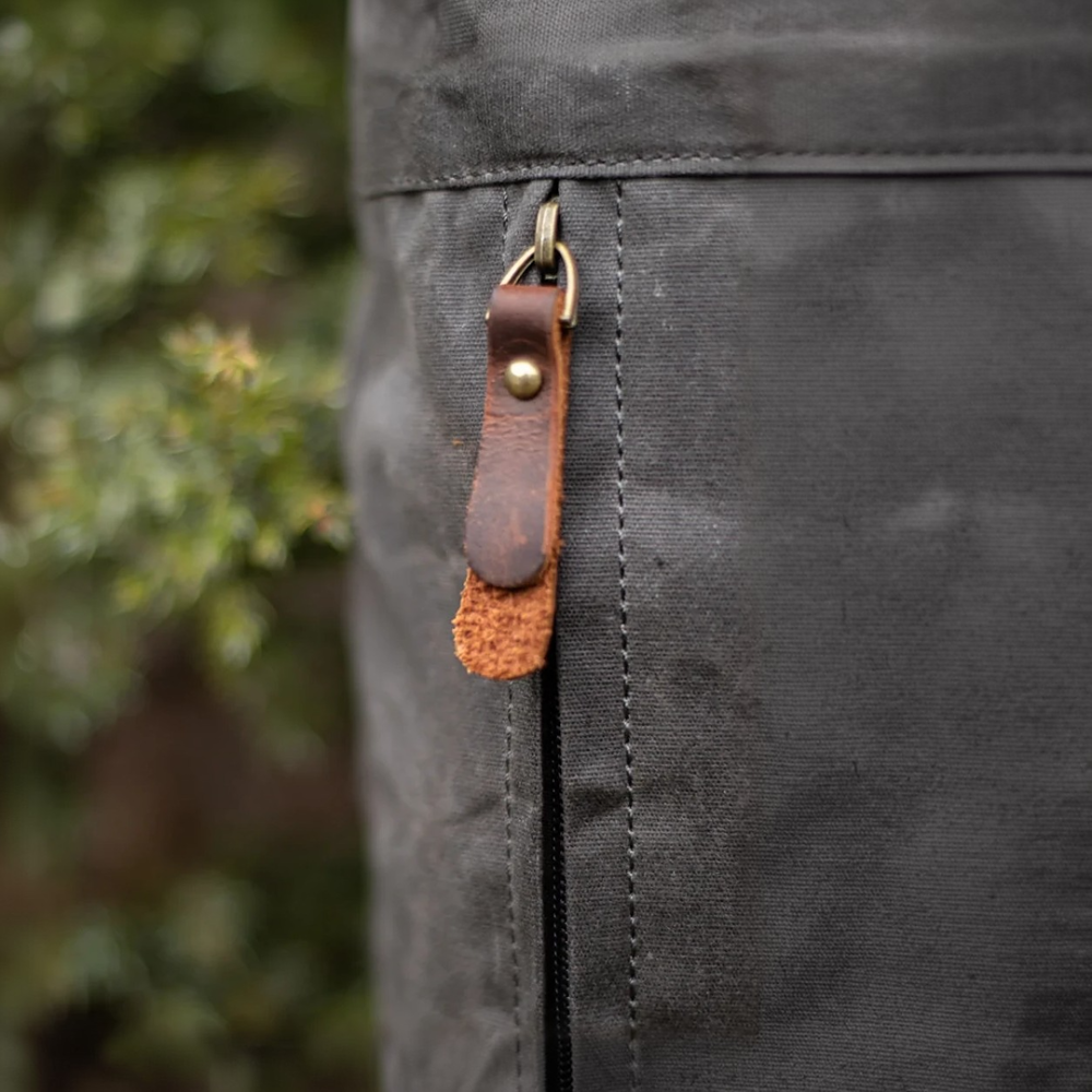 WEXEN – canvas backpack with cross straps