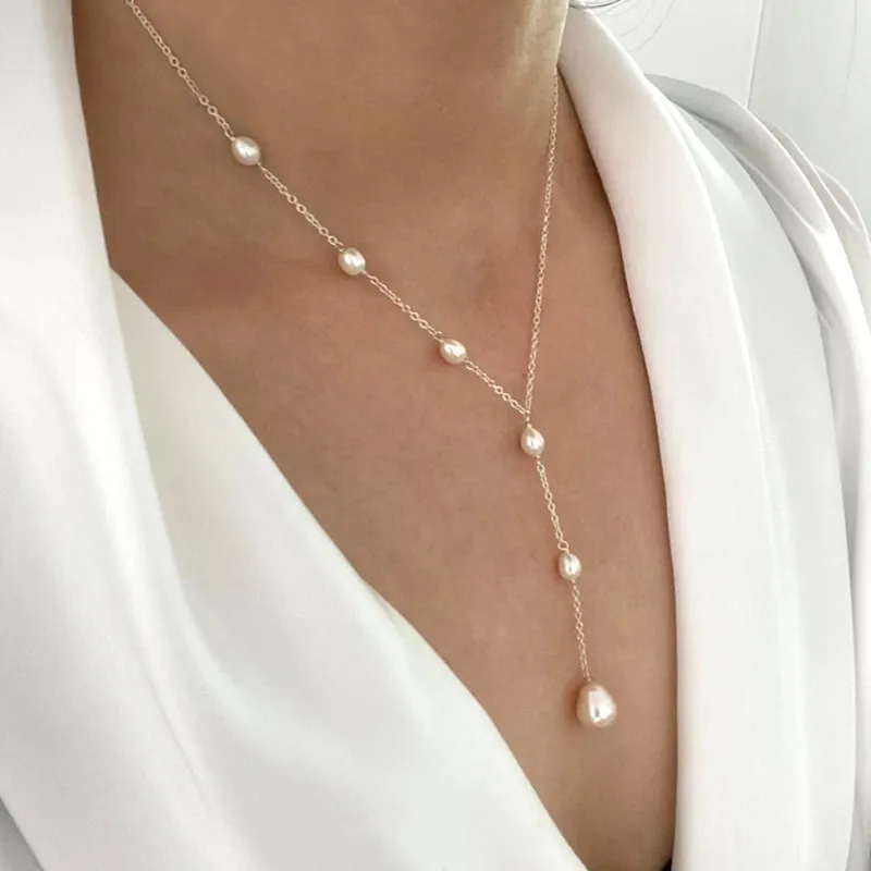 Vintage Pearl Pendant Necklace